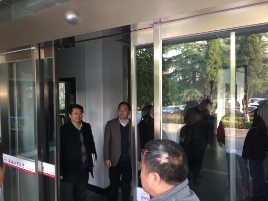 合肥工业大学刘志峰副校长介绍行政1号楼门禁管理和使用情况